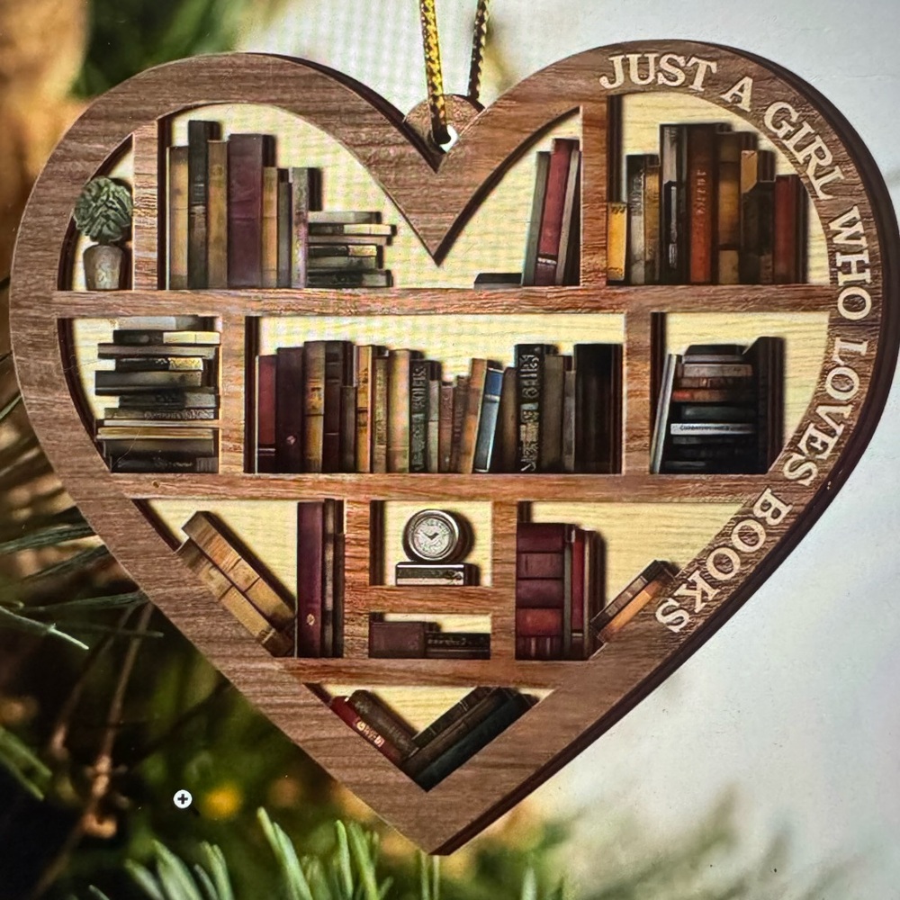 Heart-Shaped Wooden Bookshelf Ornament